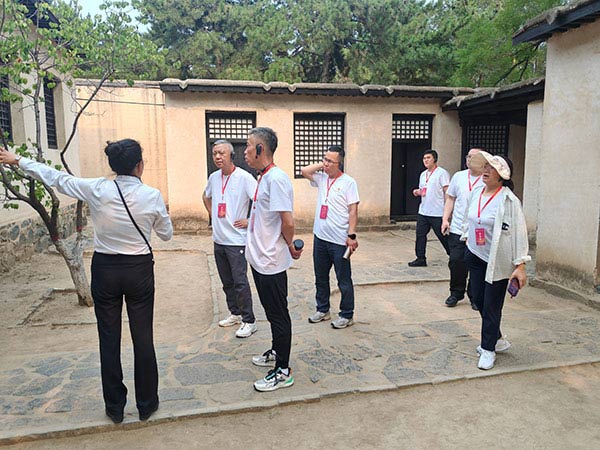 1748931615997521.jpg 041602.jpg