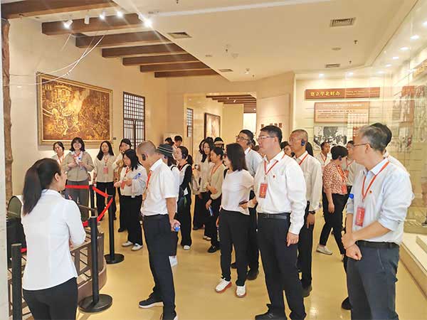 西柏坡党员教育